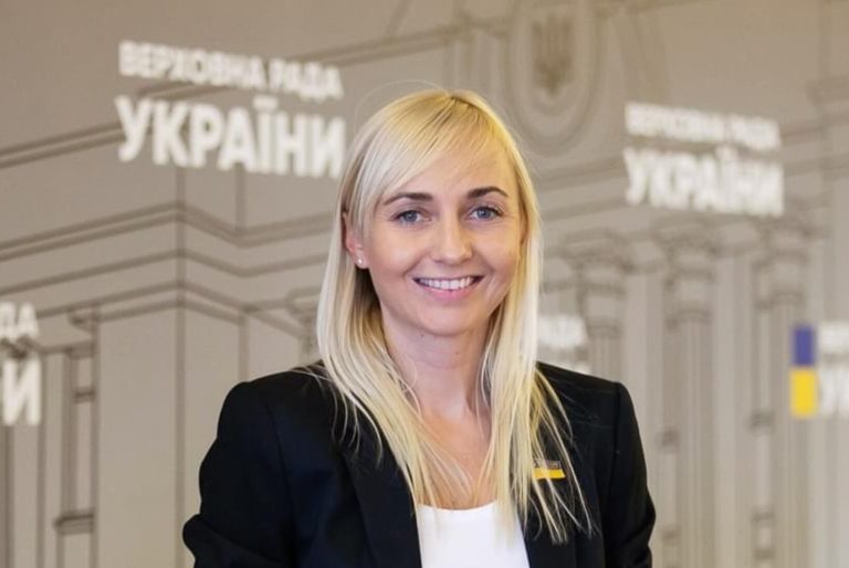 Олександра Устінова, народна депутатка. Фото: facebook.com/ustinova.alexandra