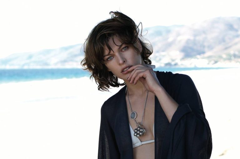 Мілла Йовович, акторка. Фото: https://www.facebook.com/MillaJovovich